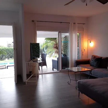 Tranquilla - Sea View With Pool - Walk To - Family And Pet Friendly Feriehus *