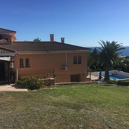 Tranquilla - Sea View With Pool - Walk To - Family And Pet Friendly Feriehus *