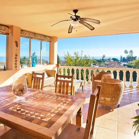 Tranquilla - Sea View With Pool - Walk To - Family And Pet Friendly Feriehus