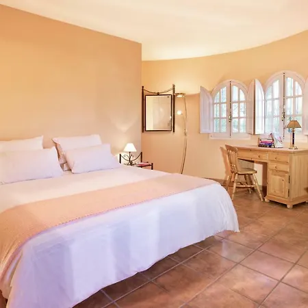 Tranquilla - Sea View With Pool - Walk To - Family And Pet Friendly Feriehus *