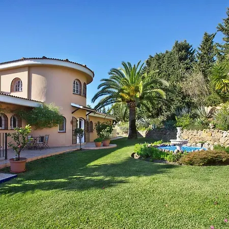 Tranquilla - Sea View With Pool - Walk To - Family And Pet Friendly *